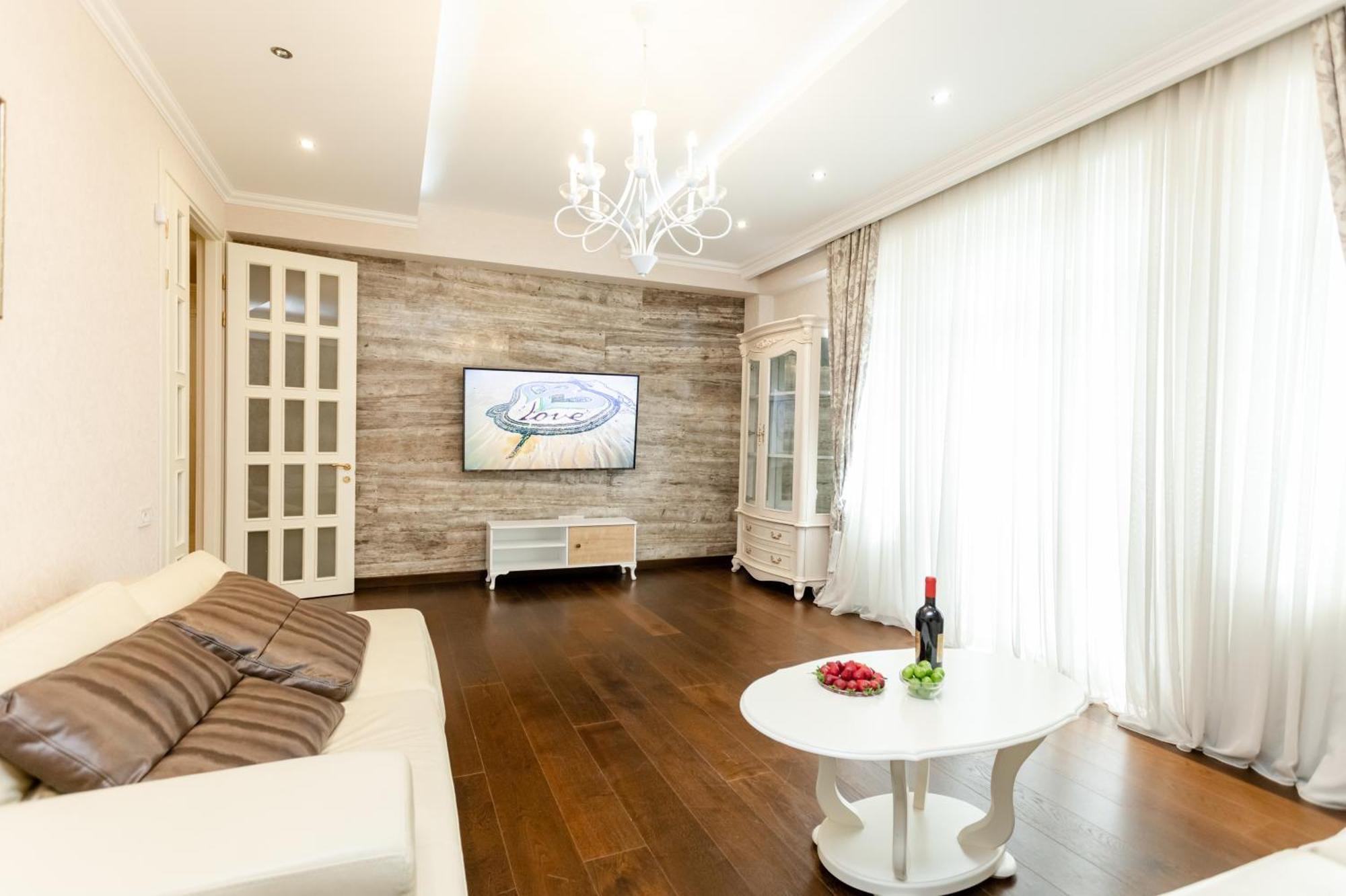 3Bd-2Bth Apartment In Tbilisi City Center Exterior foto