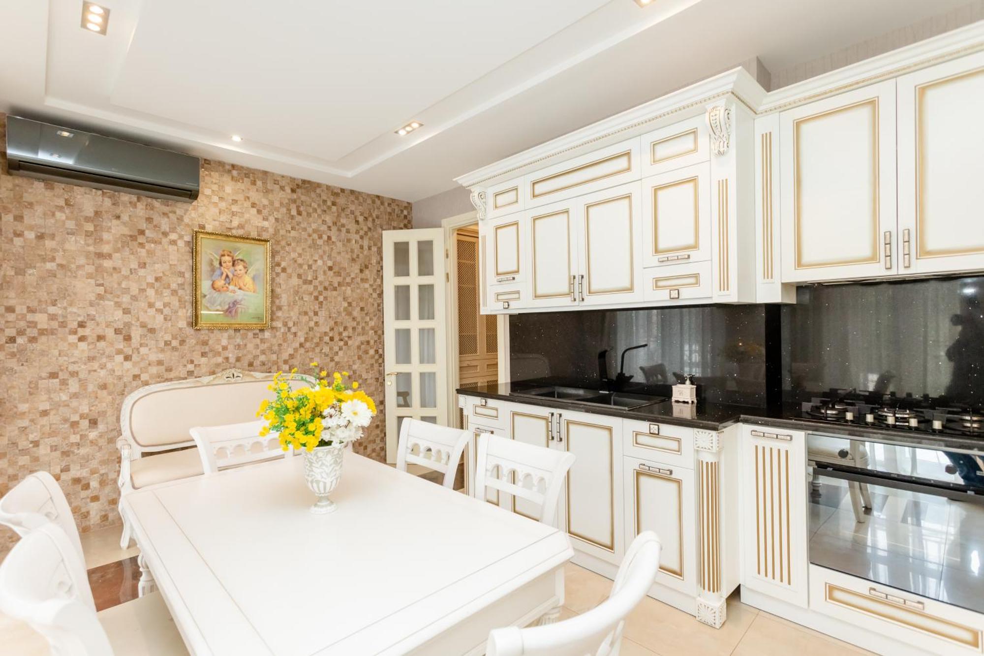 3Bd-2Bth Apartment In Tbilisi City Center Exterior foto